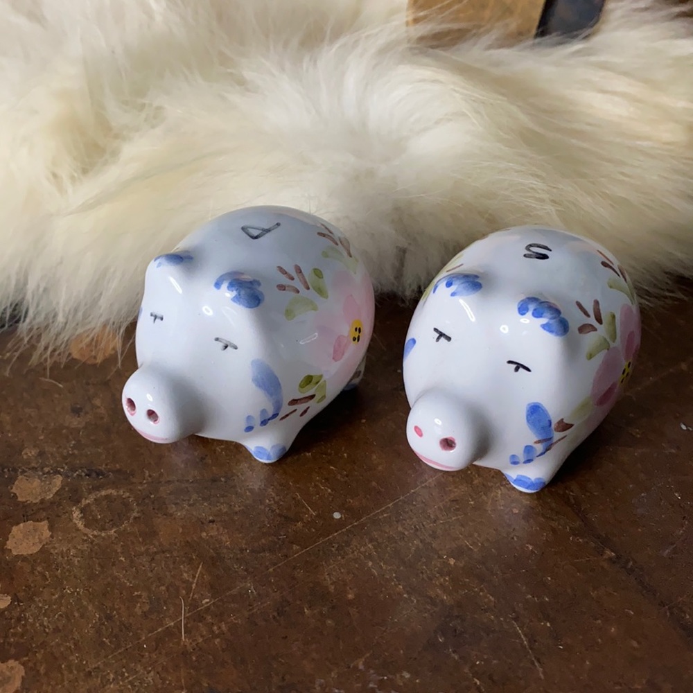 White Ceramic Pigs Salt And Pepper Shakers With Pink /Blue Flowers